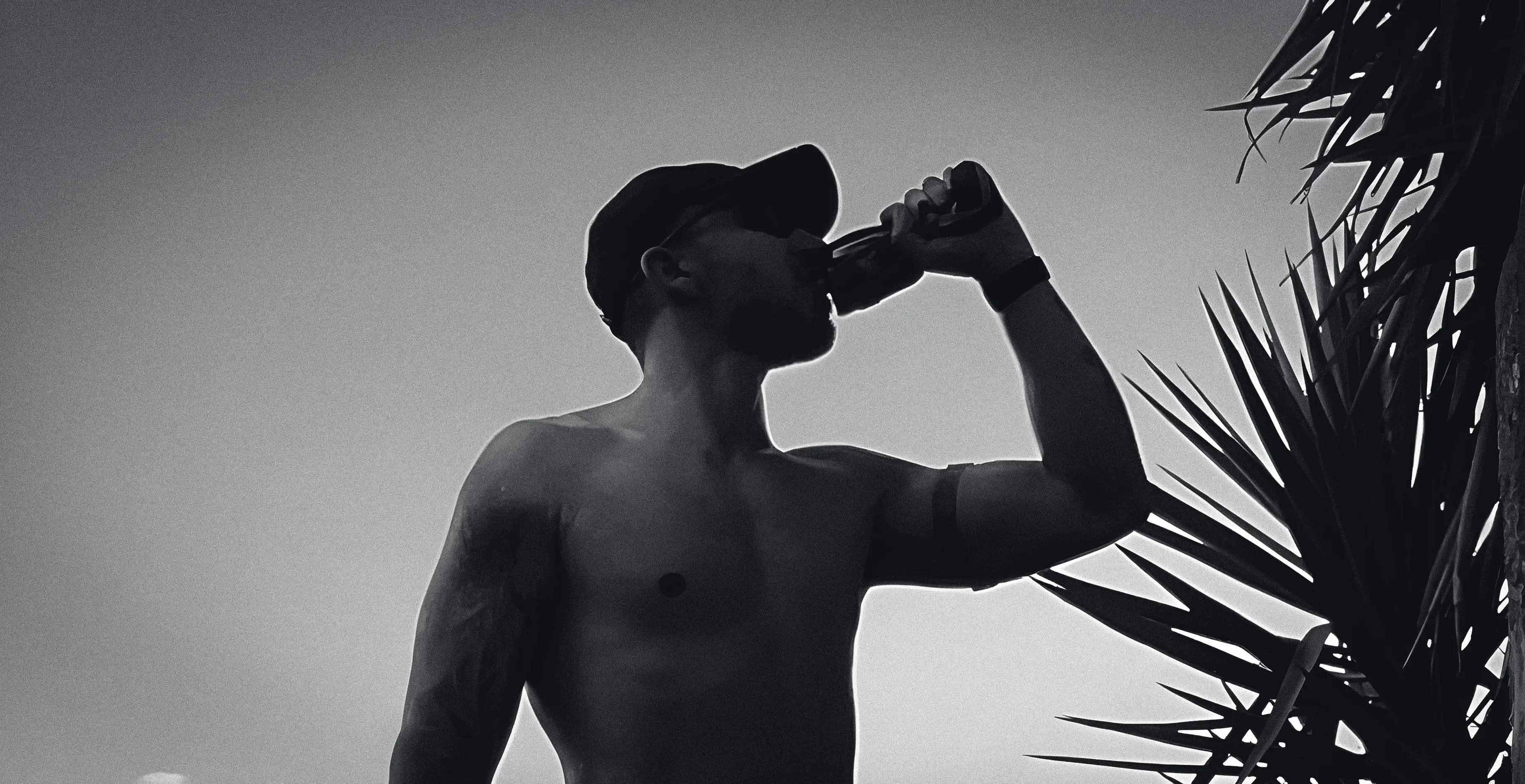 Runner fueling with a flask